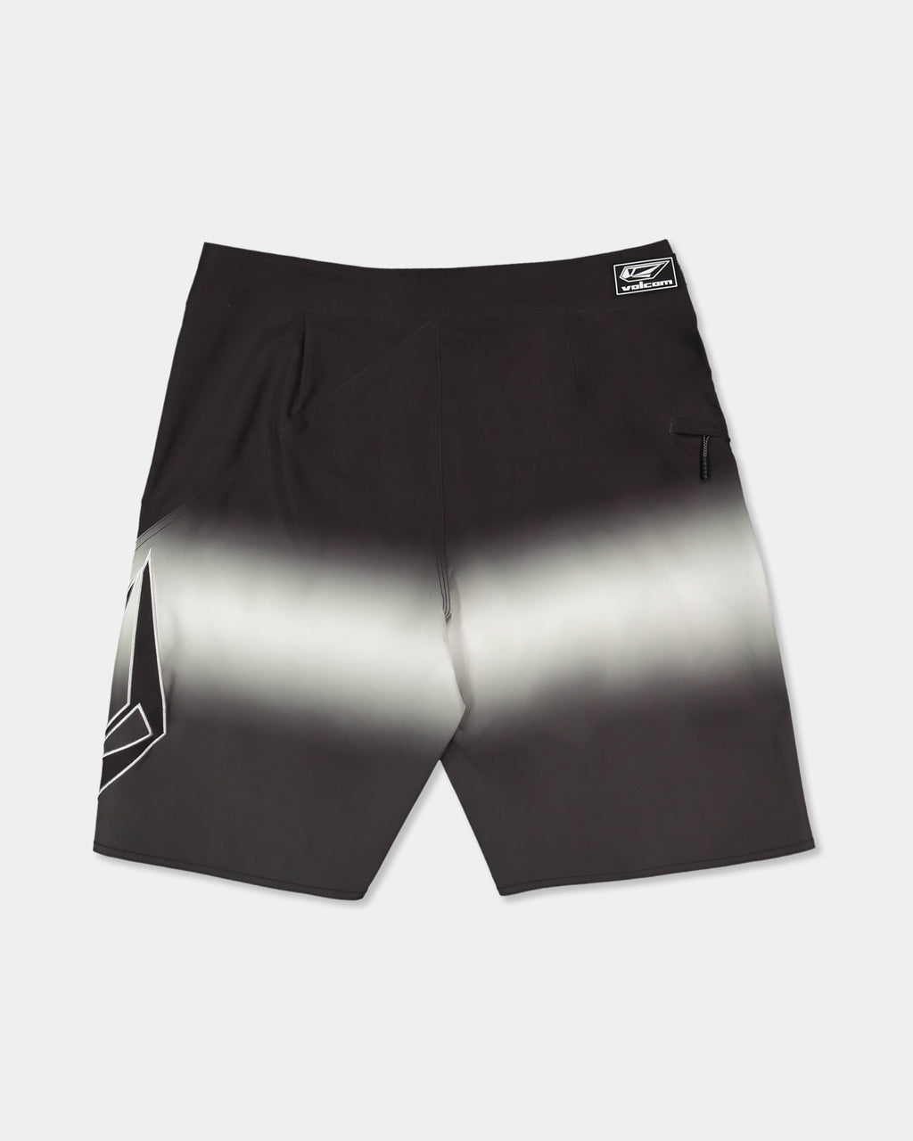 ucybs03014_volcom_blk_bck1_flat