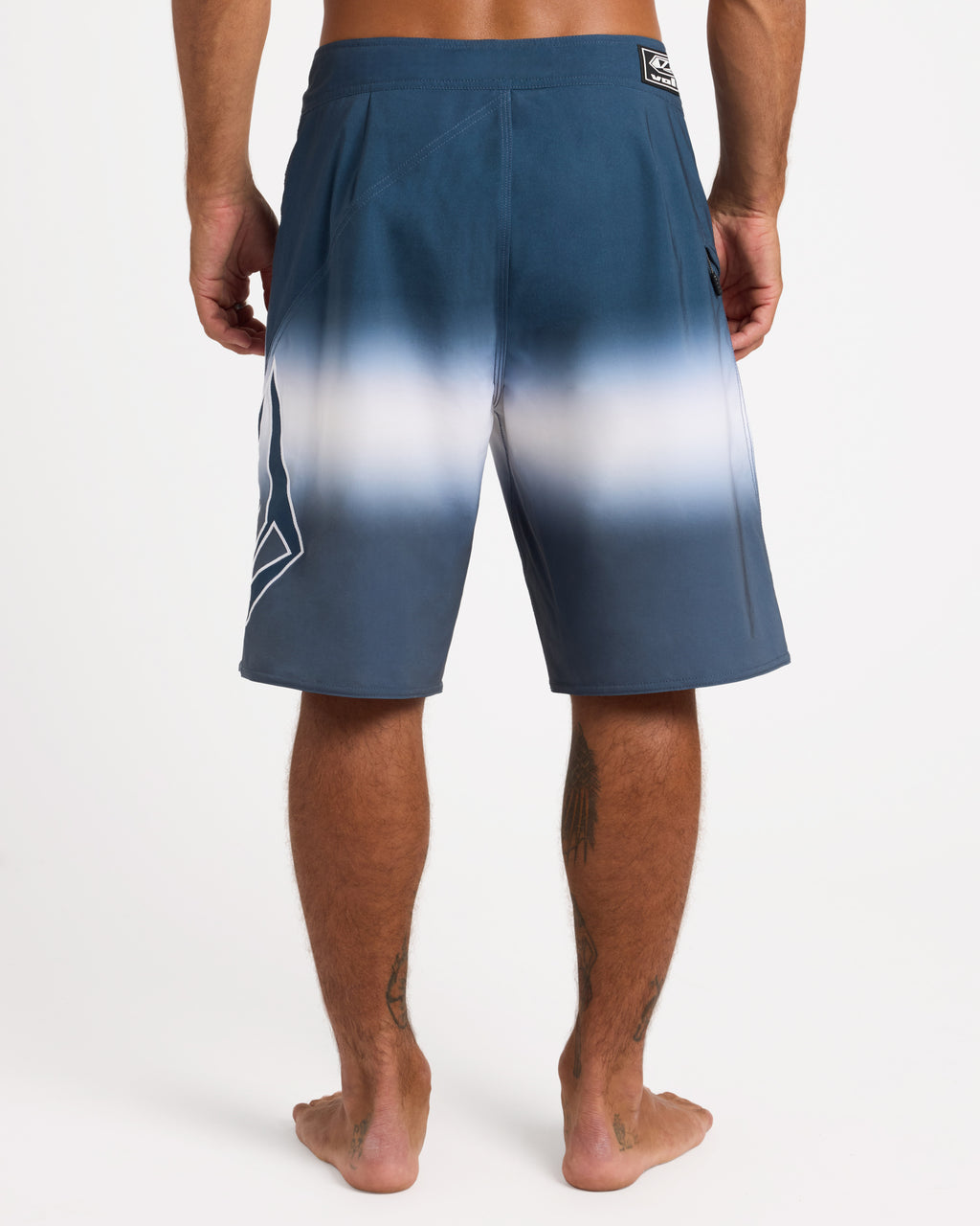 ucybs03014_volcom_mid_bck1