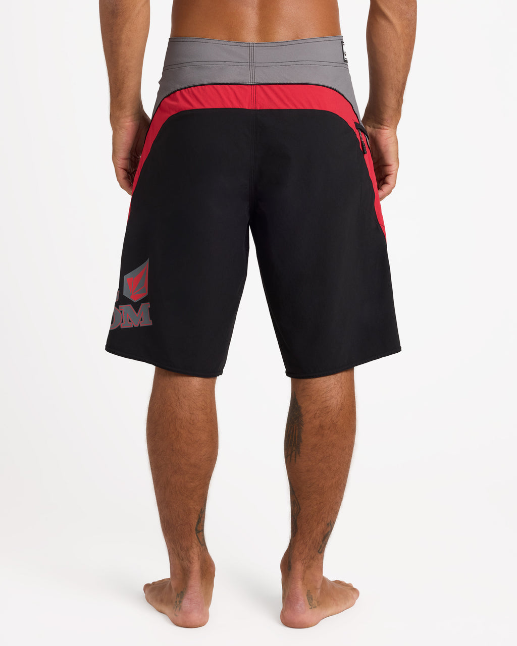 ucybs03015_volcom_blk_bck1