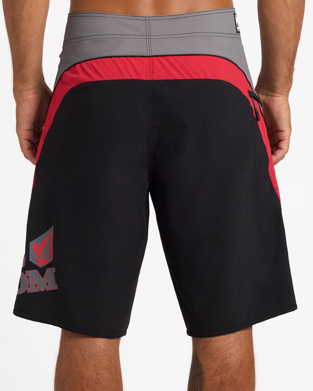ucybs03015_volcom_blk_bck6