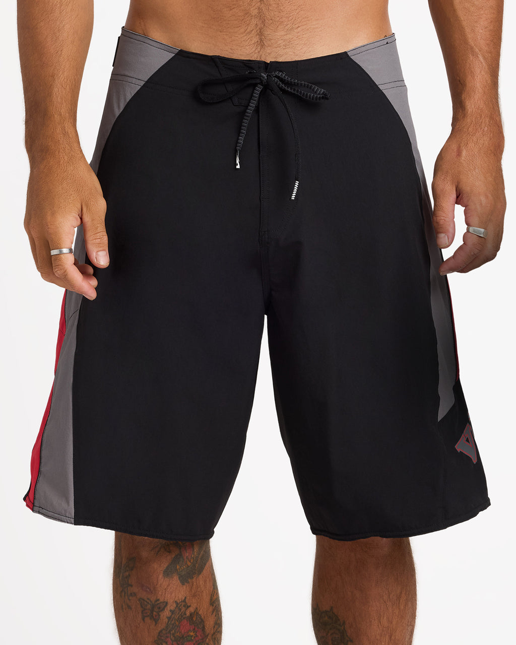 ucybs03015_volcom_blk_frt6