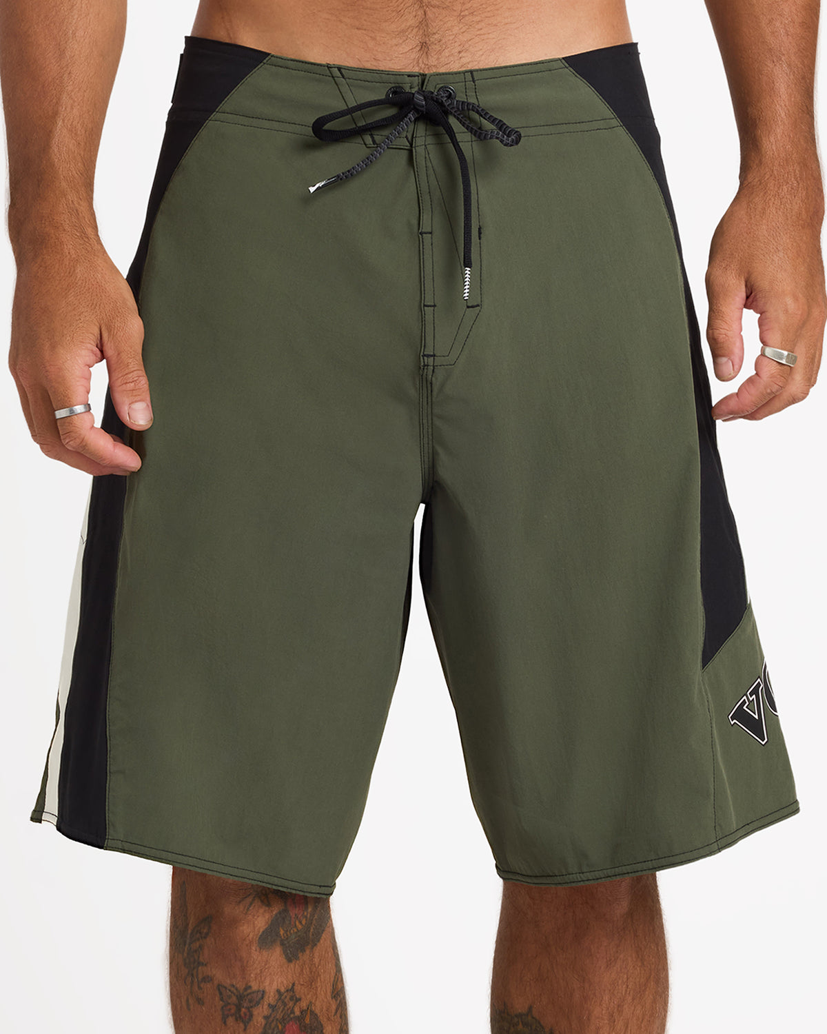 ucybs03015_volcom_obl_frt6
