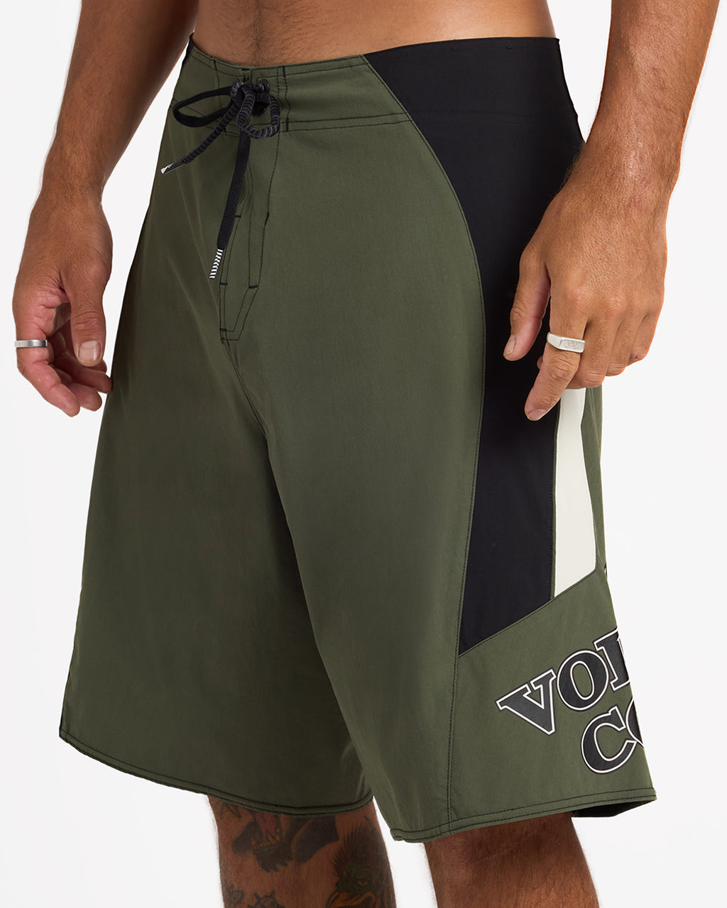 ucybs03015_volcom_obl_sd6
