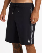 ucybs03017_volcom_blk_sd6