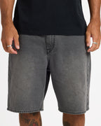ucyds03000_volcom_con_frt6