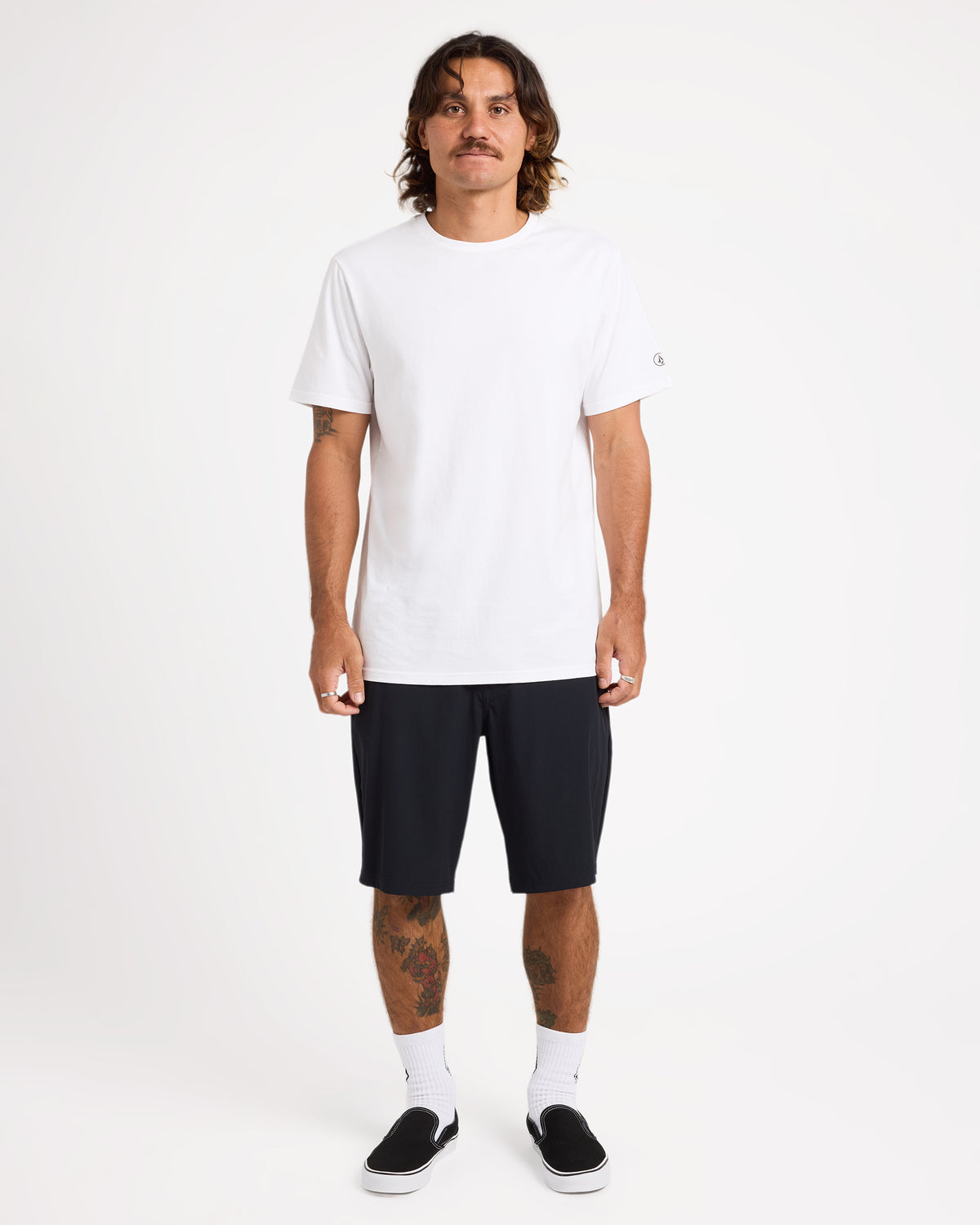 ucyhy03002_volcom_blk_frt9