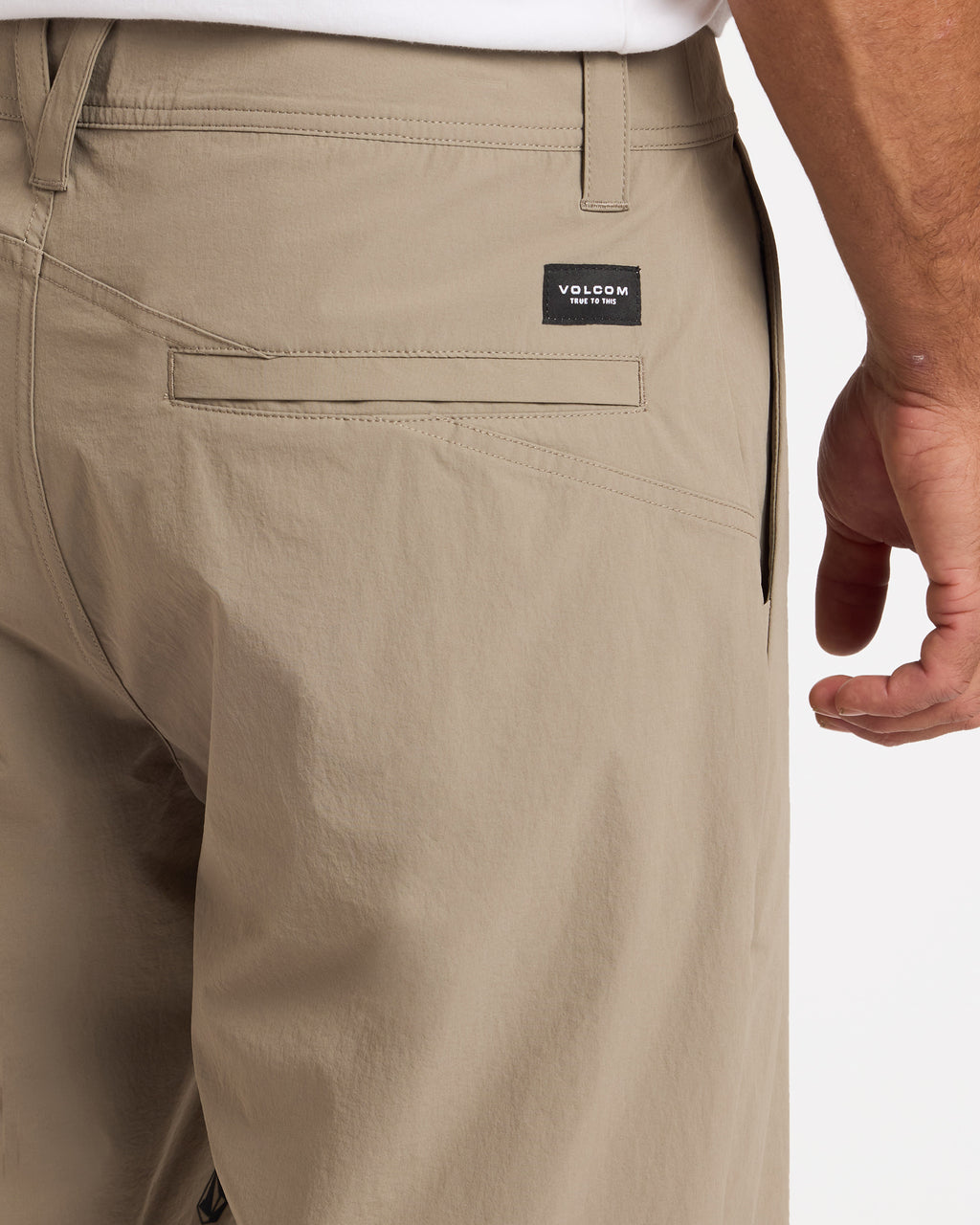 ucyhy03002_volcom_bnl_dtl1