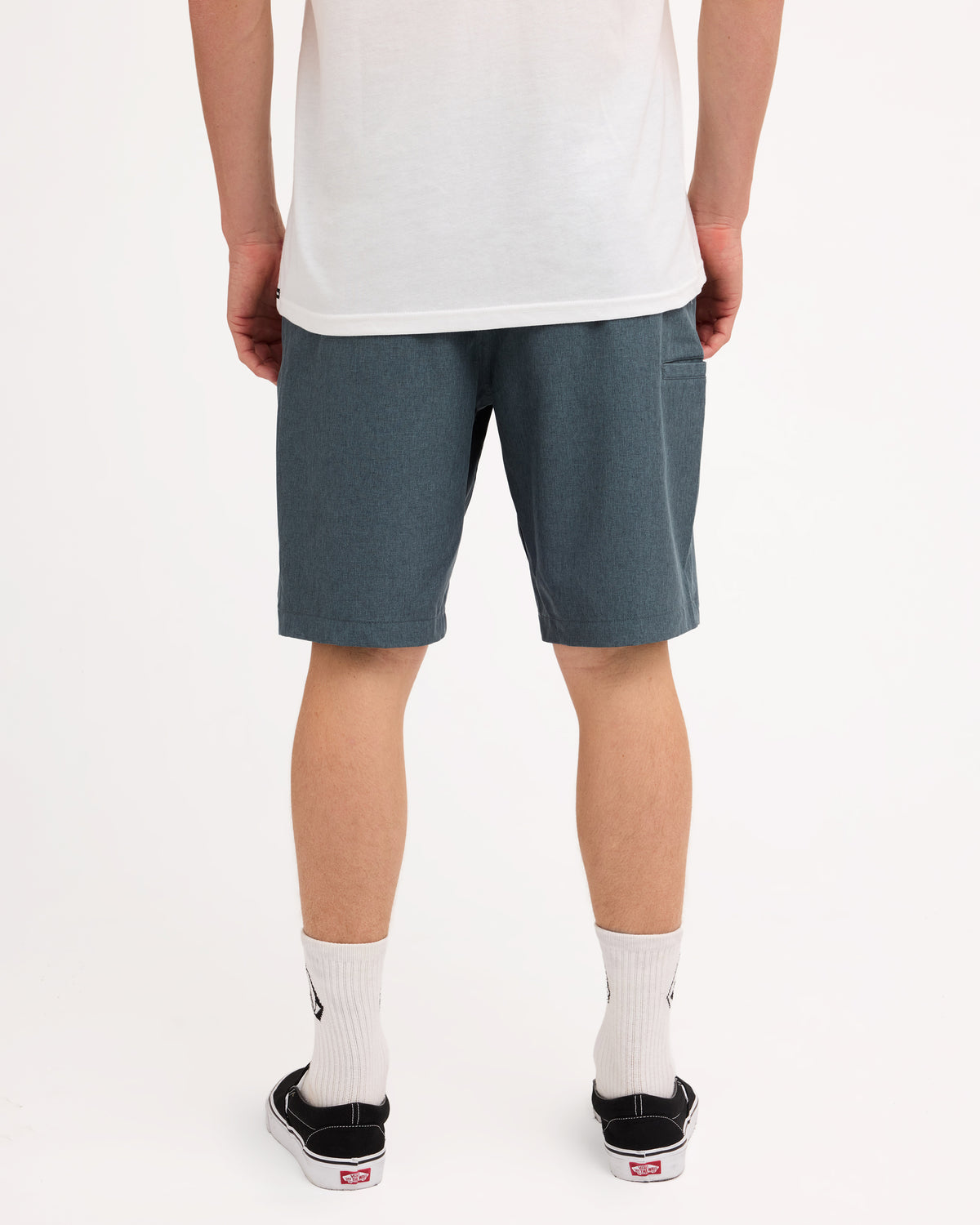ucyhy03003_volcom_dst_bck1
