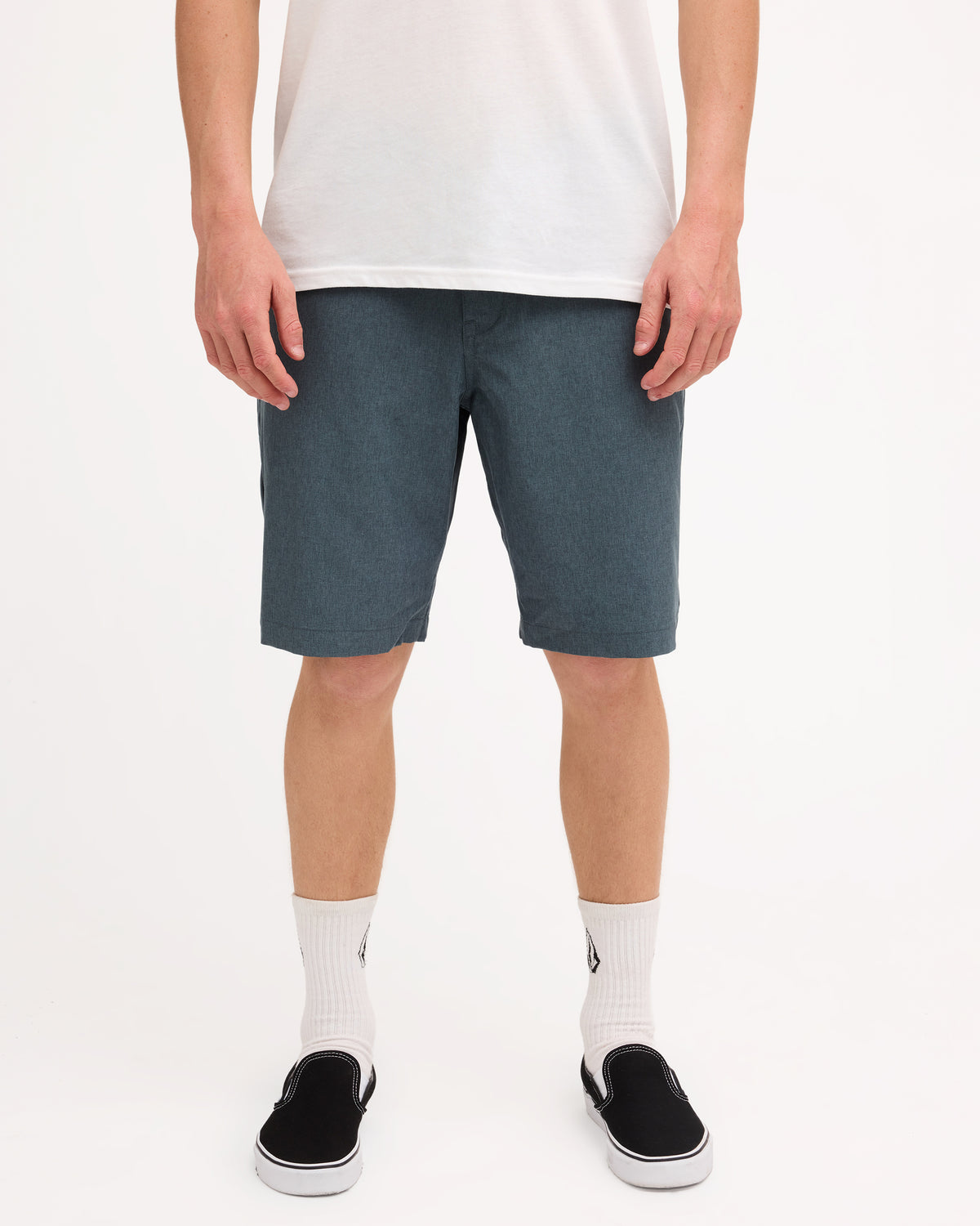 ucyhy03003_volcom_dst_frt1