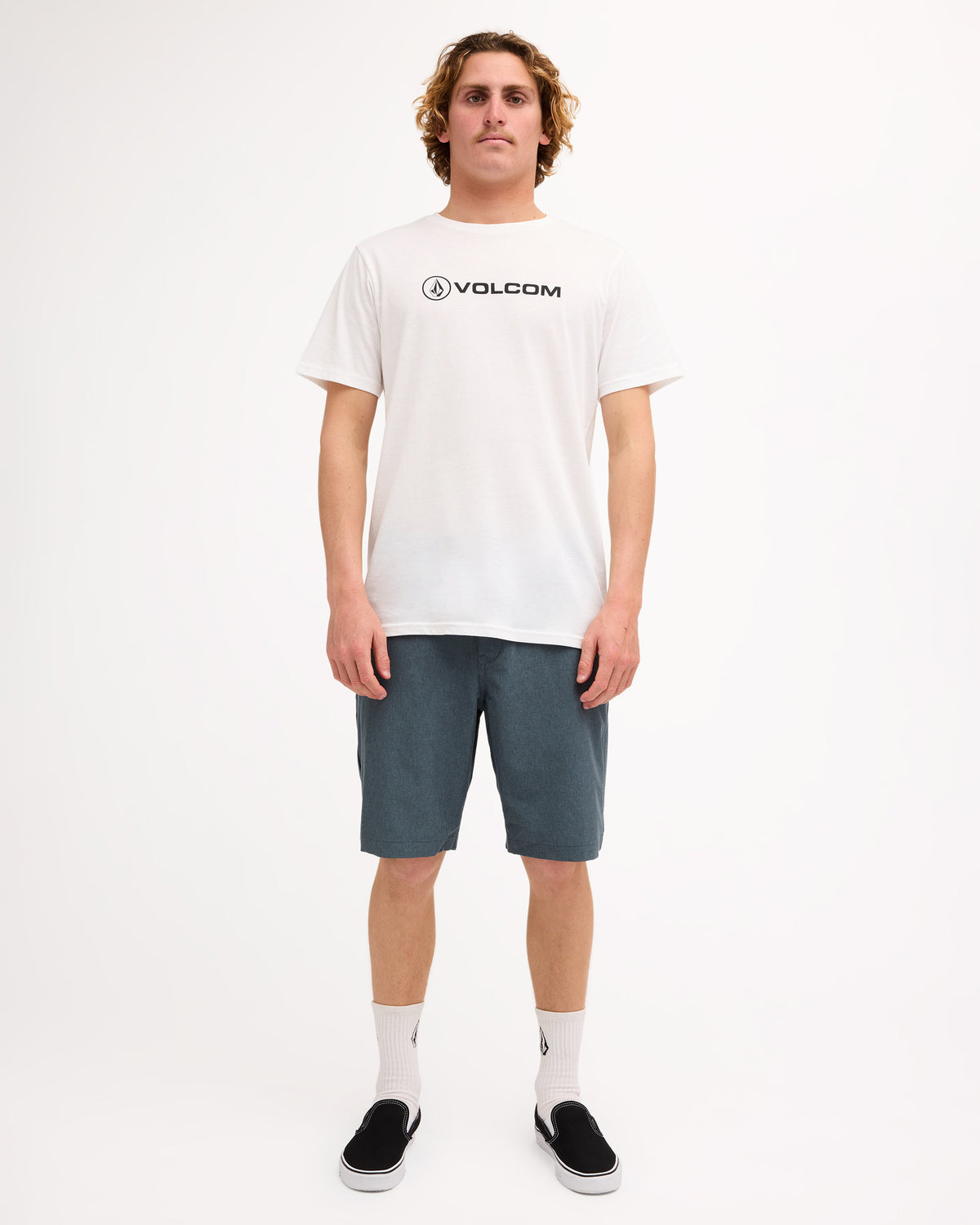 ucyhy03003_volcom_dst_frt9
