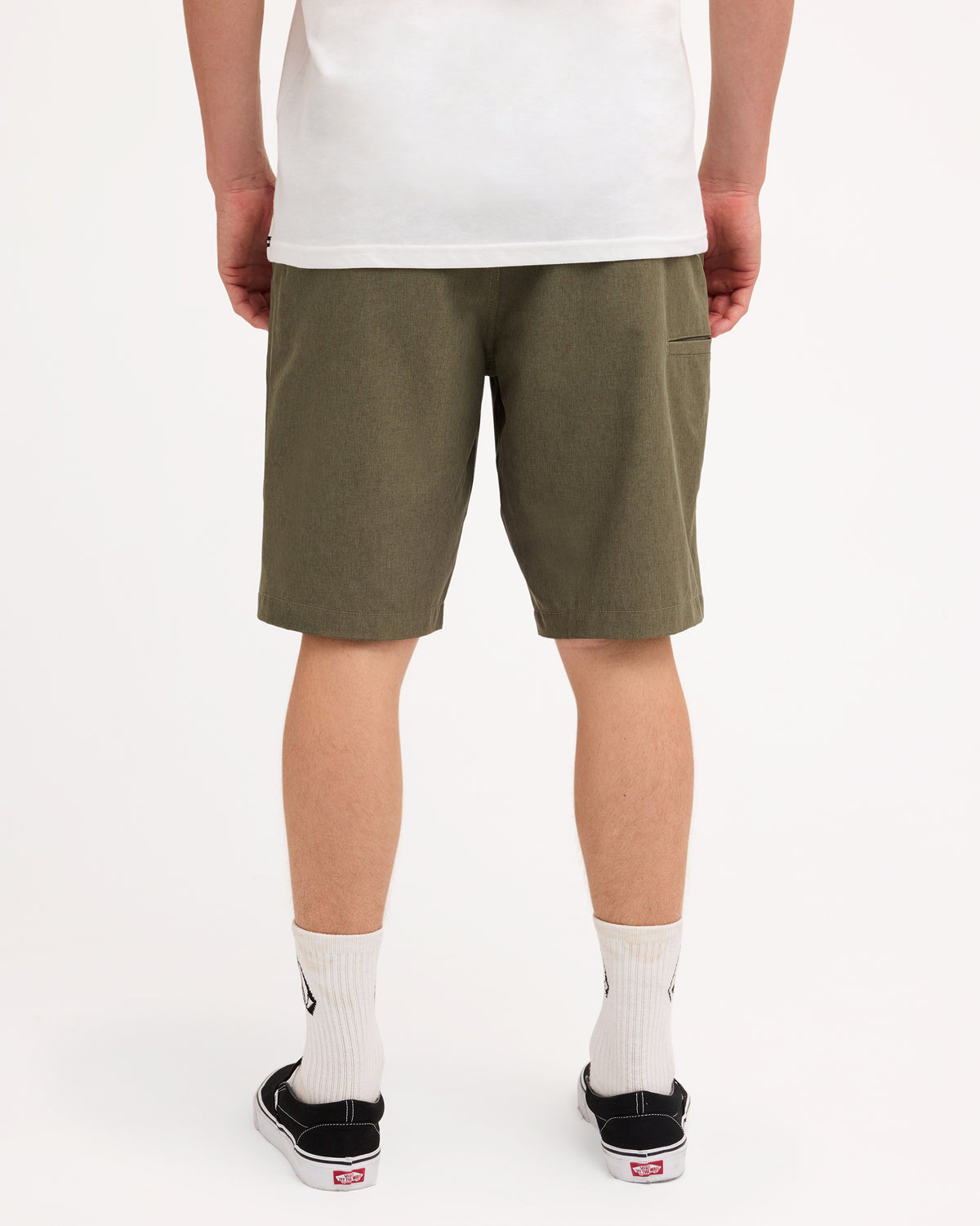 ucyhy03003_volcom_wms_bck1