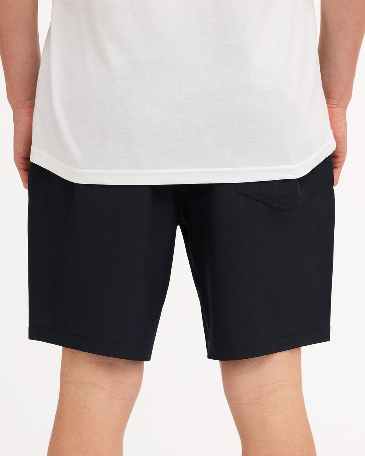 ucyhy03004_volcom_blk_bck6