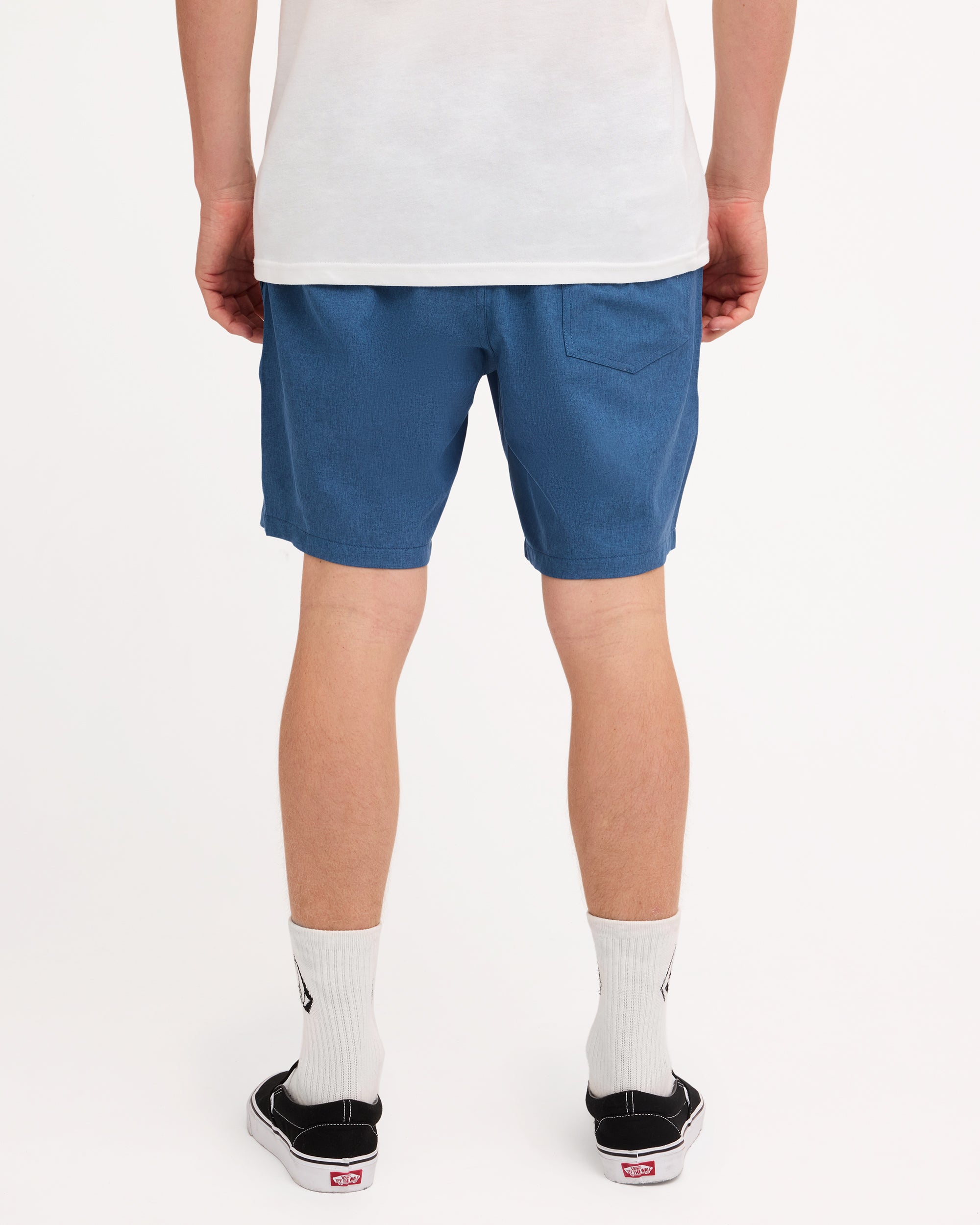 ucyhy03004_volcom_smb_bck1