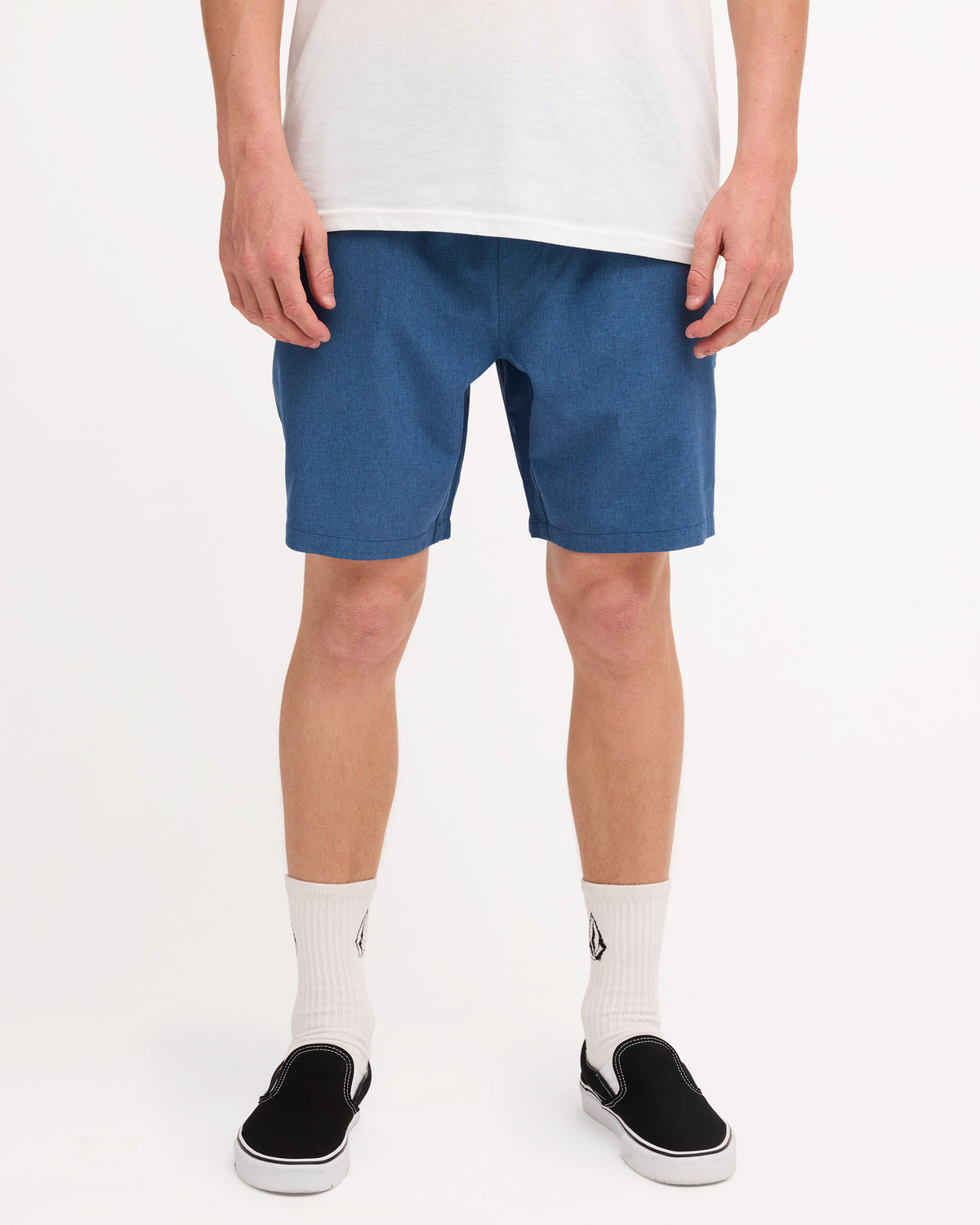 ucyhy03004_volcom_smb_frt1