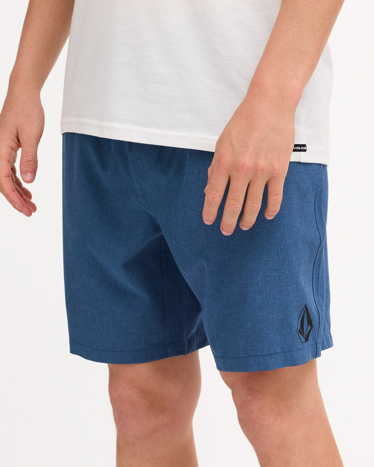ucyhy03004_volcom_smb_sd6
