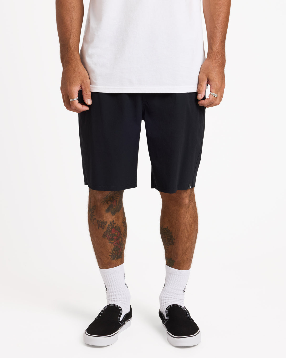 ucyhy03005_volcom_blk_frt1