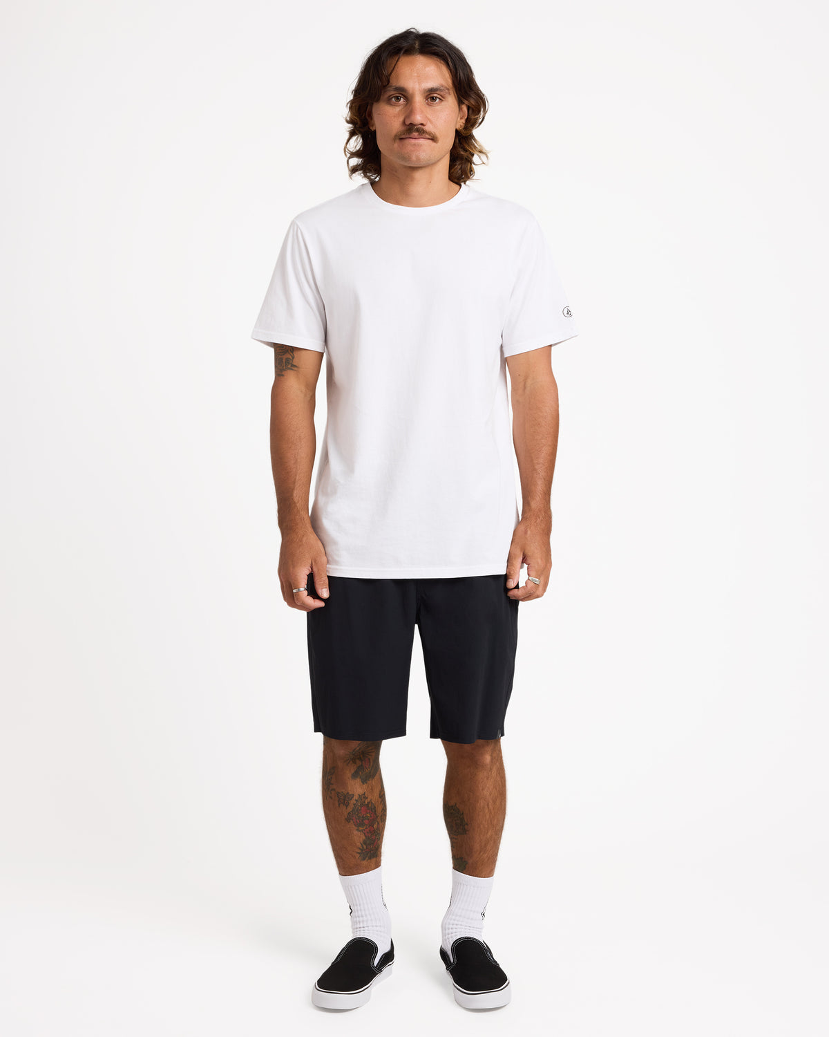 ucyhy03005_volcom_blk_frt9