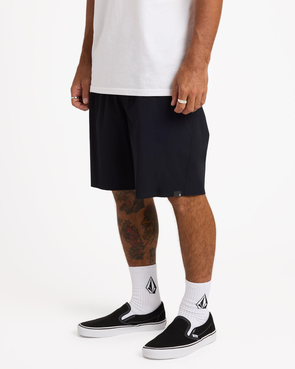 ucyhy03005_volcom_blk_sd1