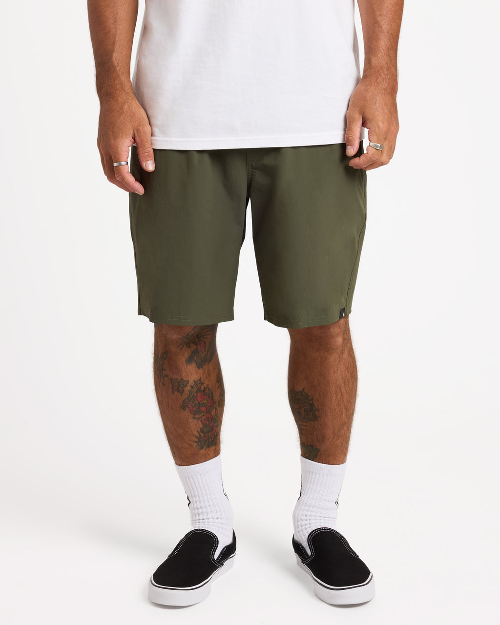 ucyhy03005_volcom_sqd_frt1