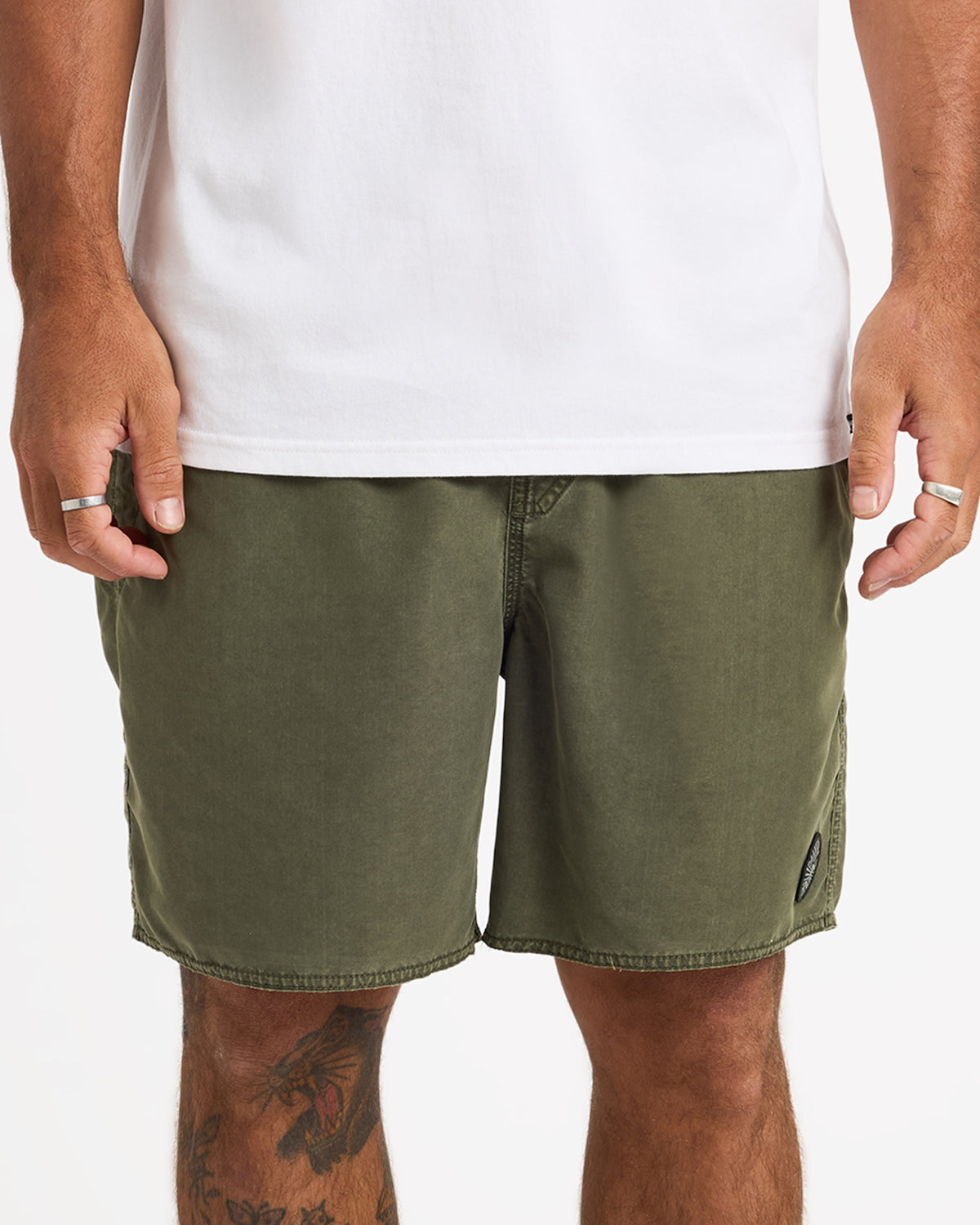 ucyjv03000_volcom_sqd_frt6