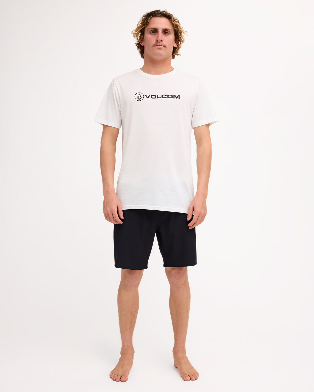 ucyjv03002_volcom_blk_frt9