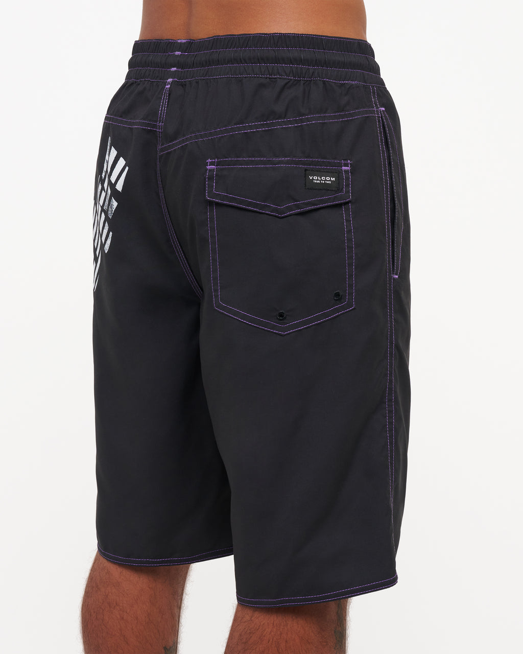 ucyjv03006_volcom_blk_dtl1
