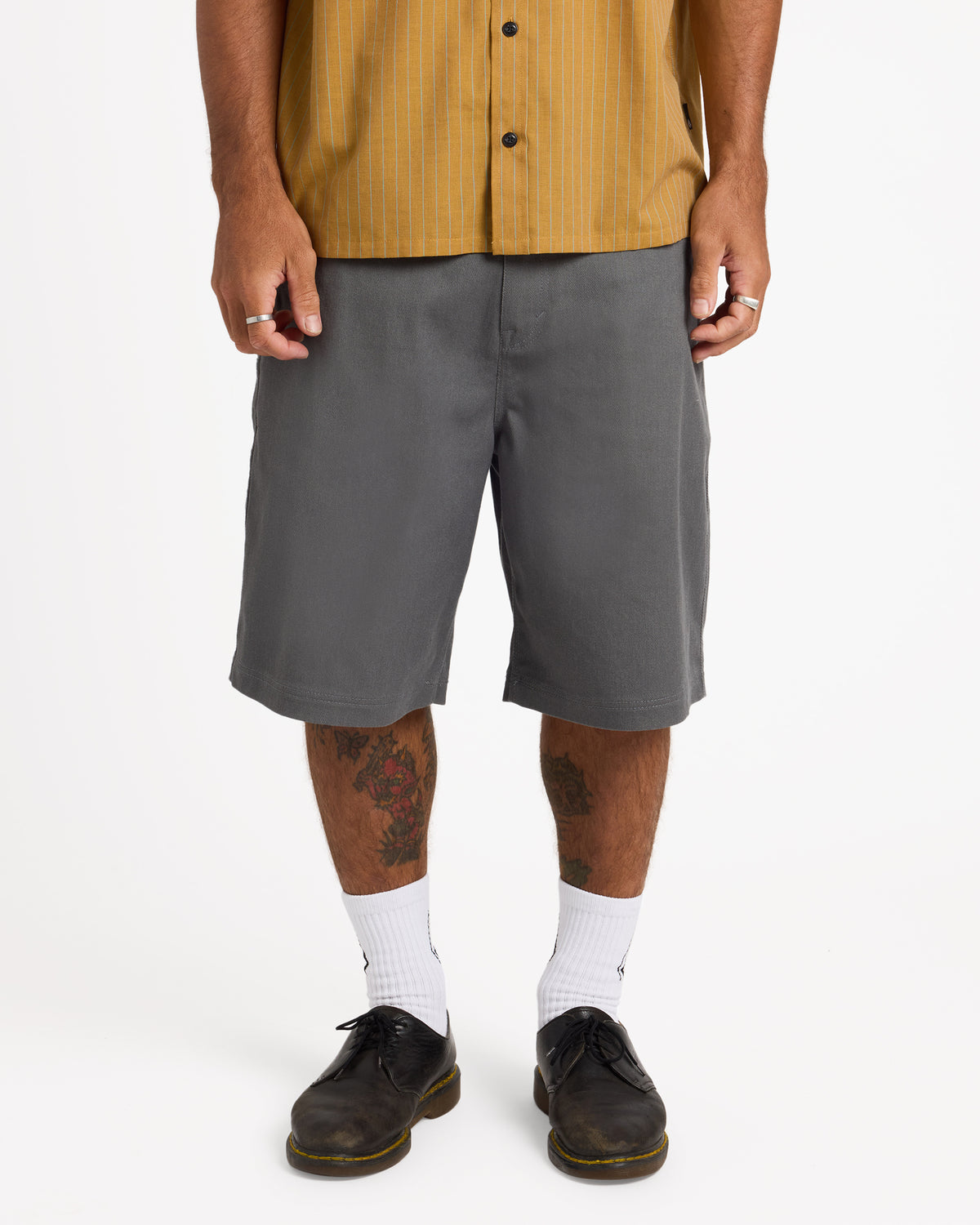 ucyws03001_volcom_pew_frt1