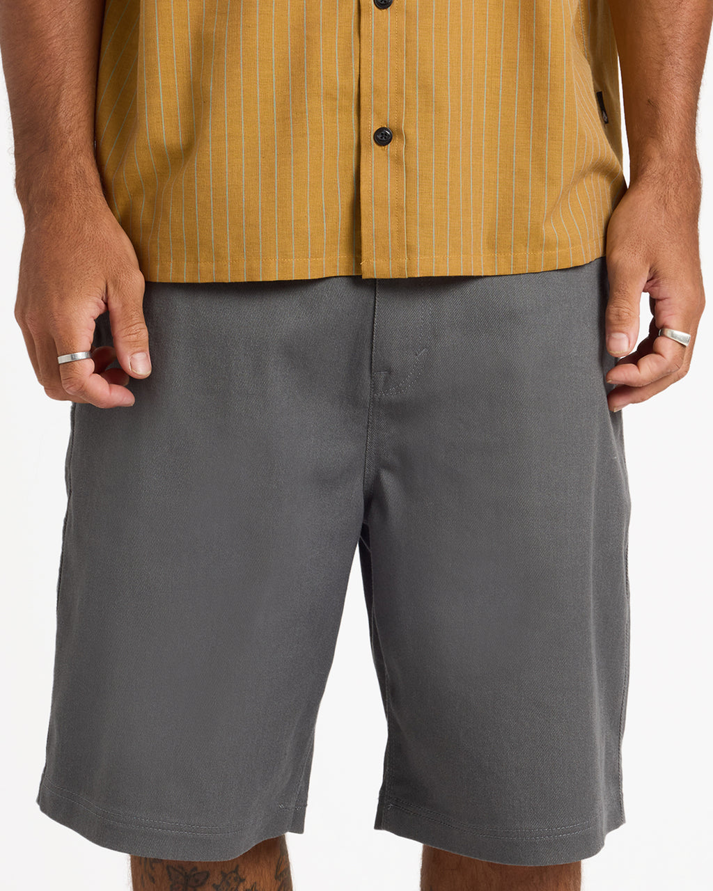 ucyws03001_volcom_pew_frt6