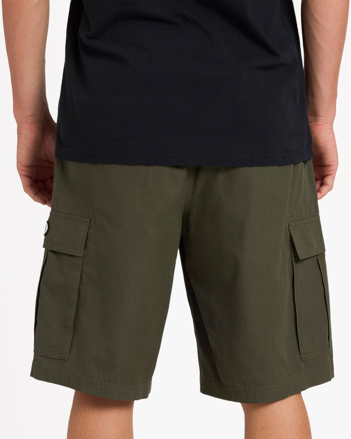 ucyws03002_volcom_sqd_bck6