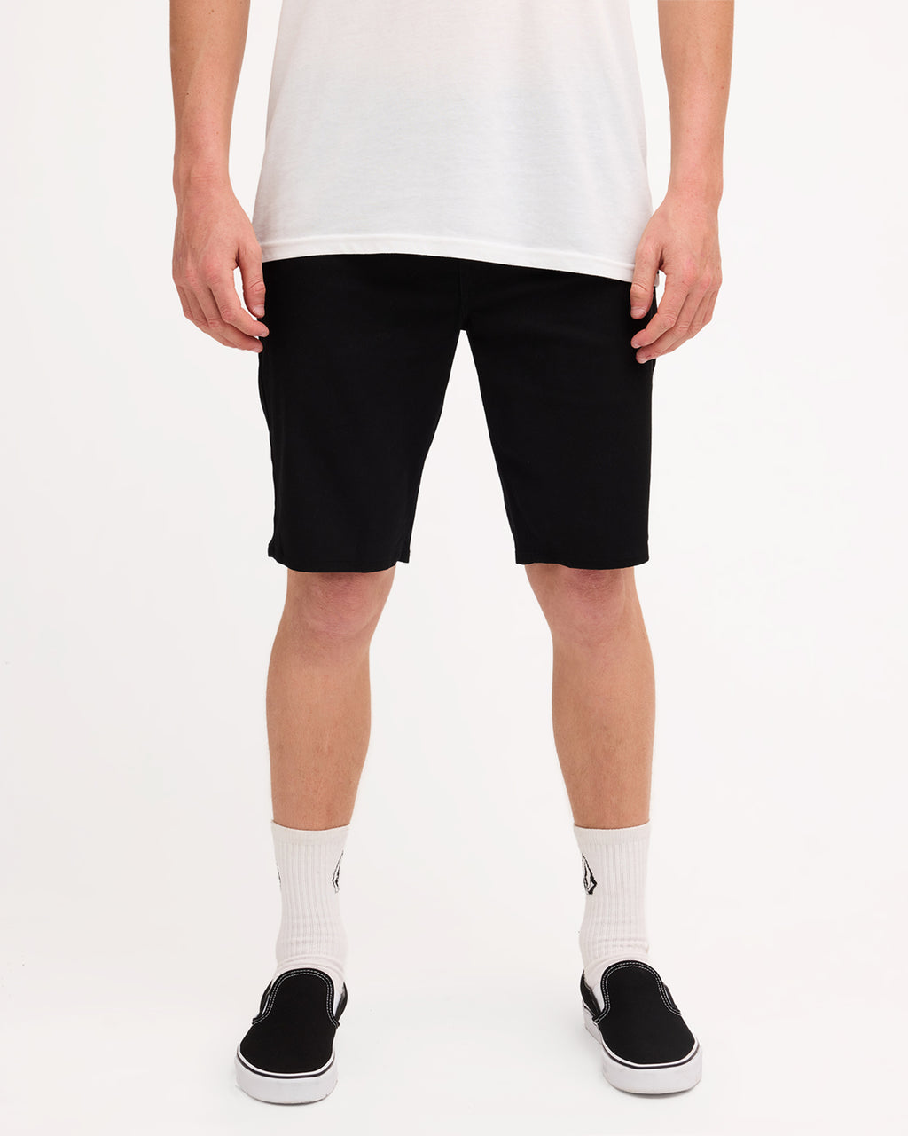 ucyws03005_volcom_blk_frt1