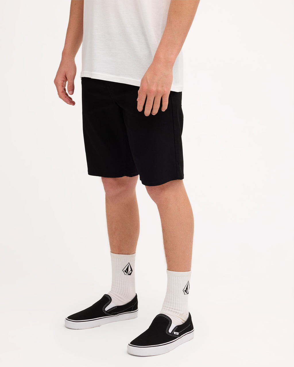 ucyws03005_volcom_blk_sd1