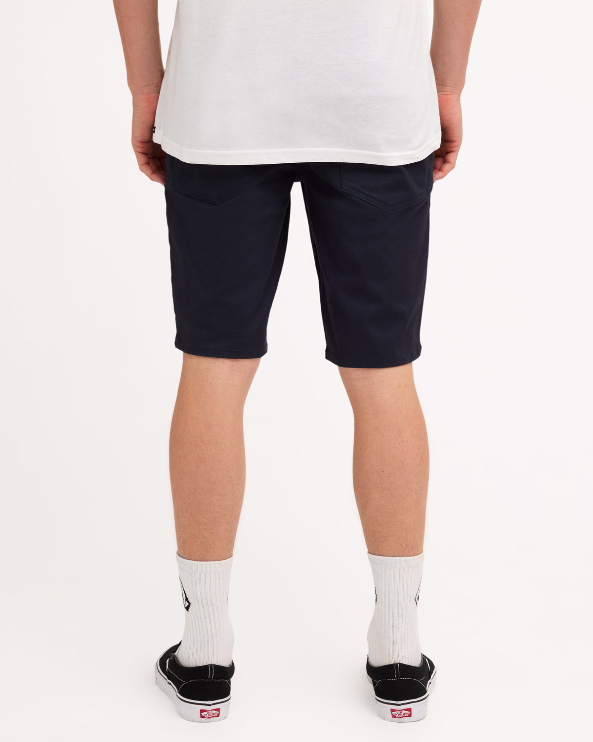 ucyws03005_volcom_nvy_bck1