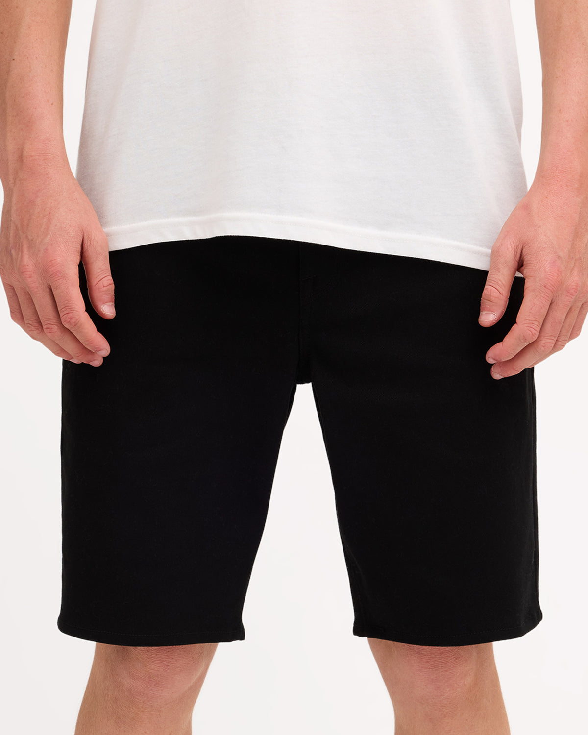 ucyws03006_volcom_blk_frt6