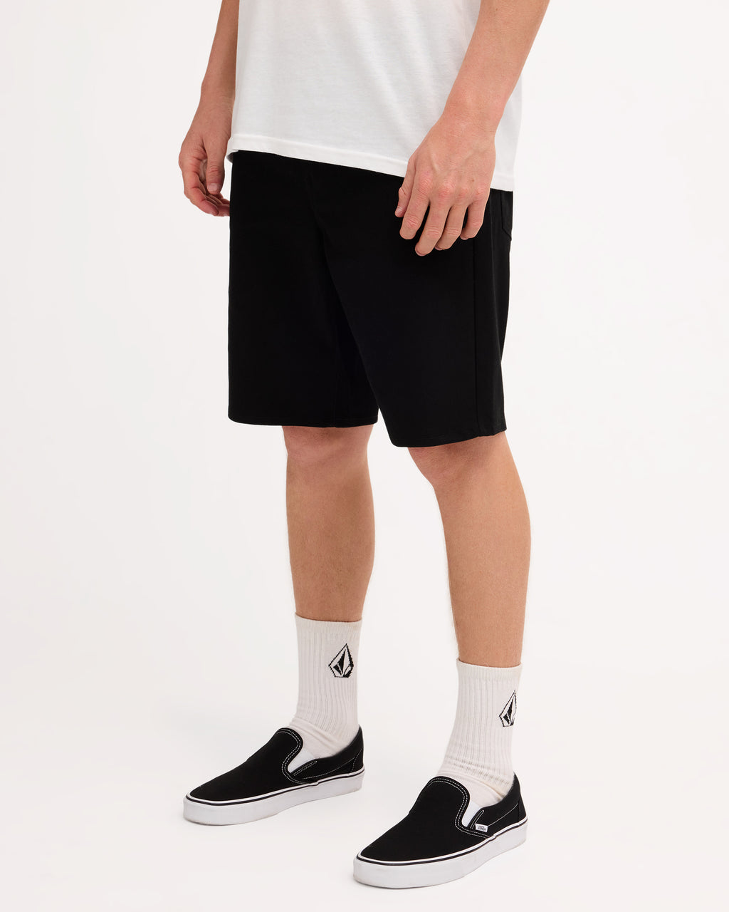 ucyws03006_volcom_blk_sd1