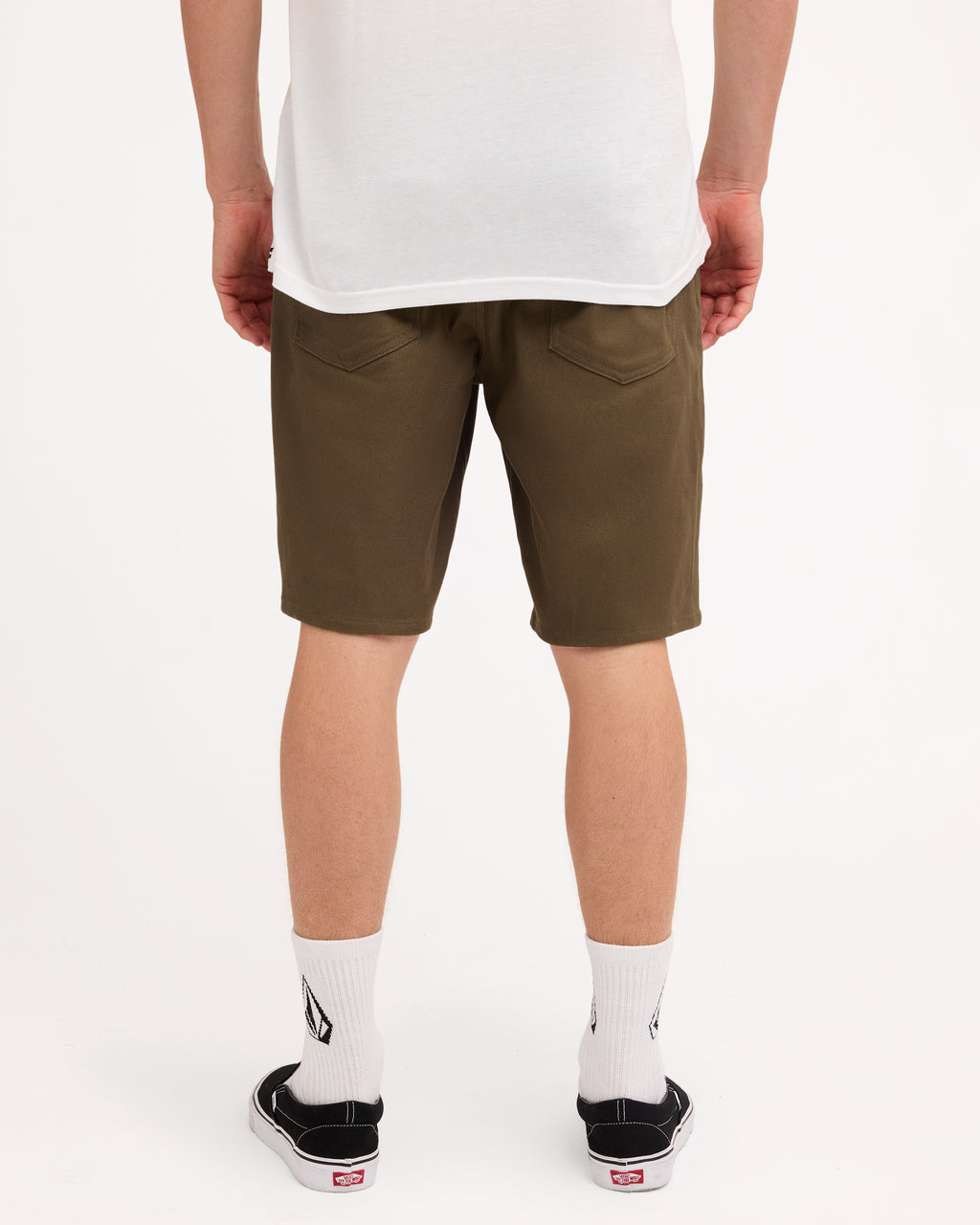 ucyws03006_volcom_wms_bck1