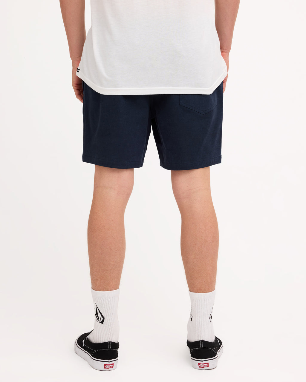 ucyws03008_volcom_nvy_bck1