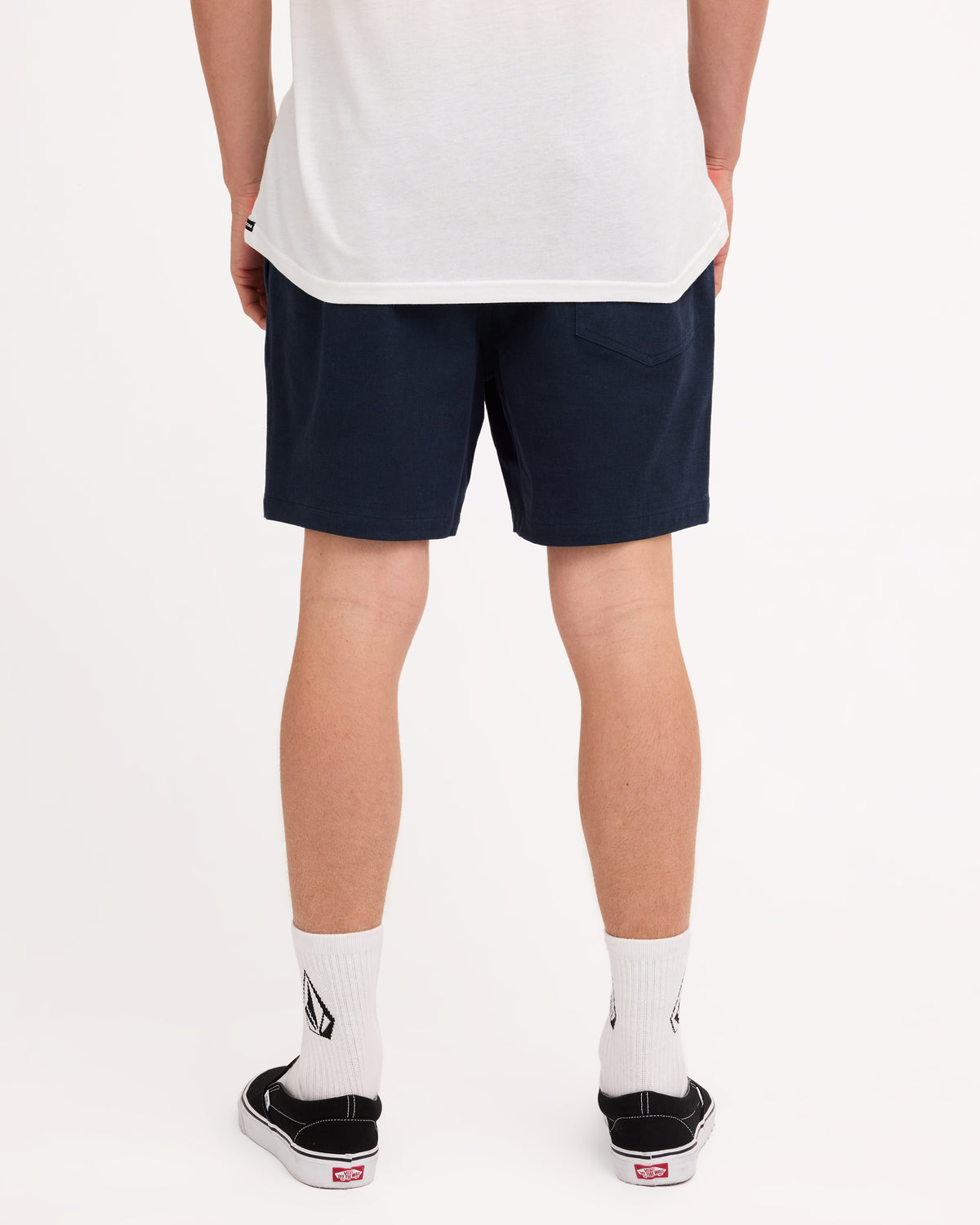ucyws03008_volcom_nvy_bck1