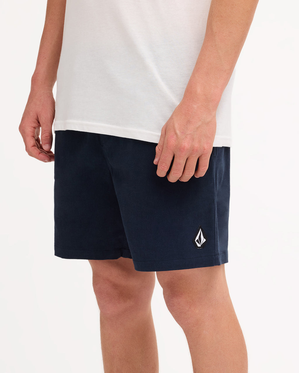 ucyws03008_volcom_nvy_sd6