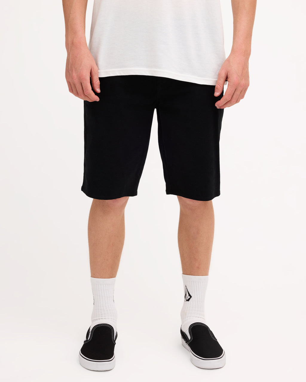 ucyws03009_volcom_blk_frt1