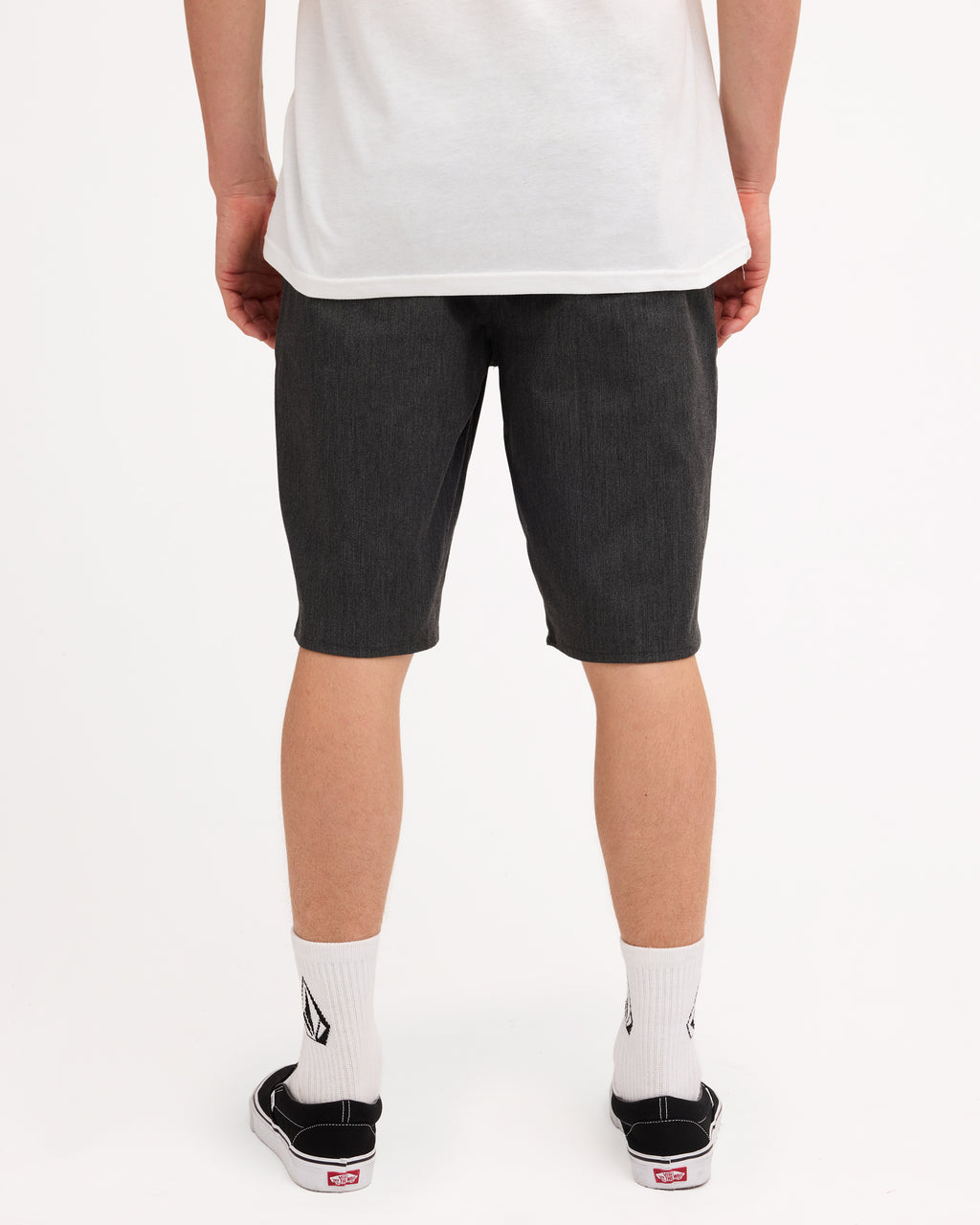 ucyws03009_volcom_chh_bck1