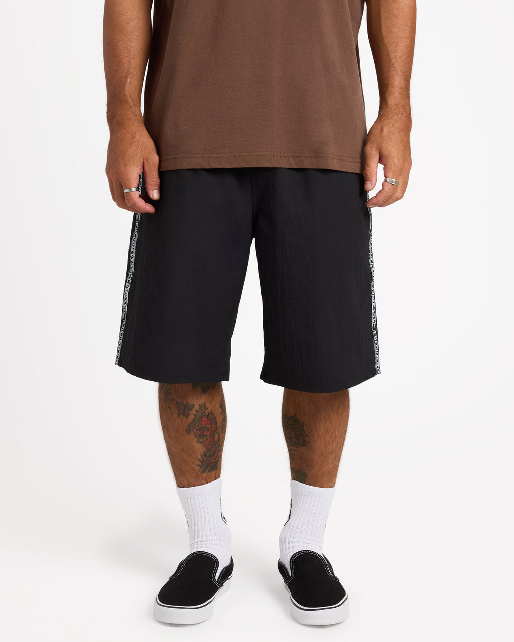 ucyws03012_volcom_blk_frt1