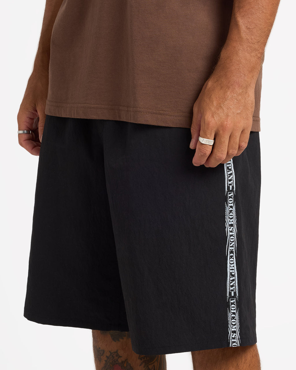 ucyws03012_volcom_blk_sd6