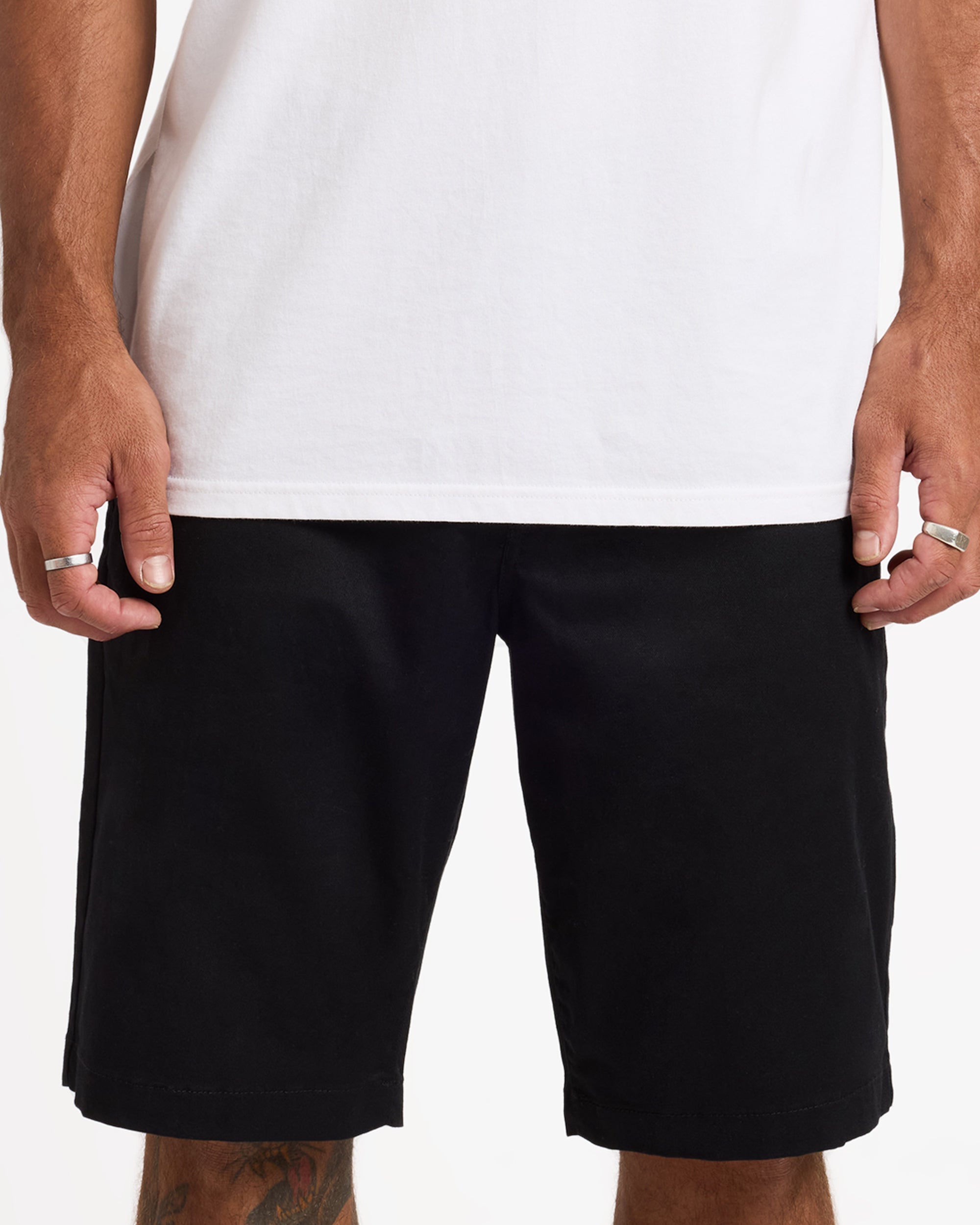 ucyws03017_volcom_blk_frt6