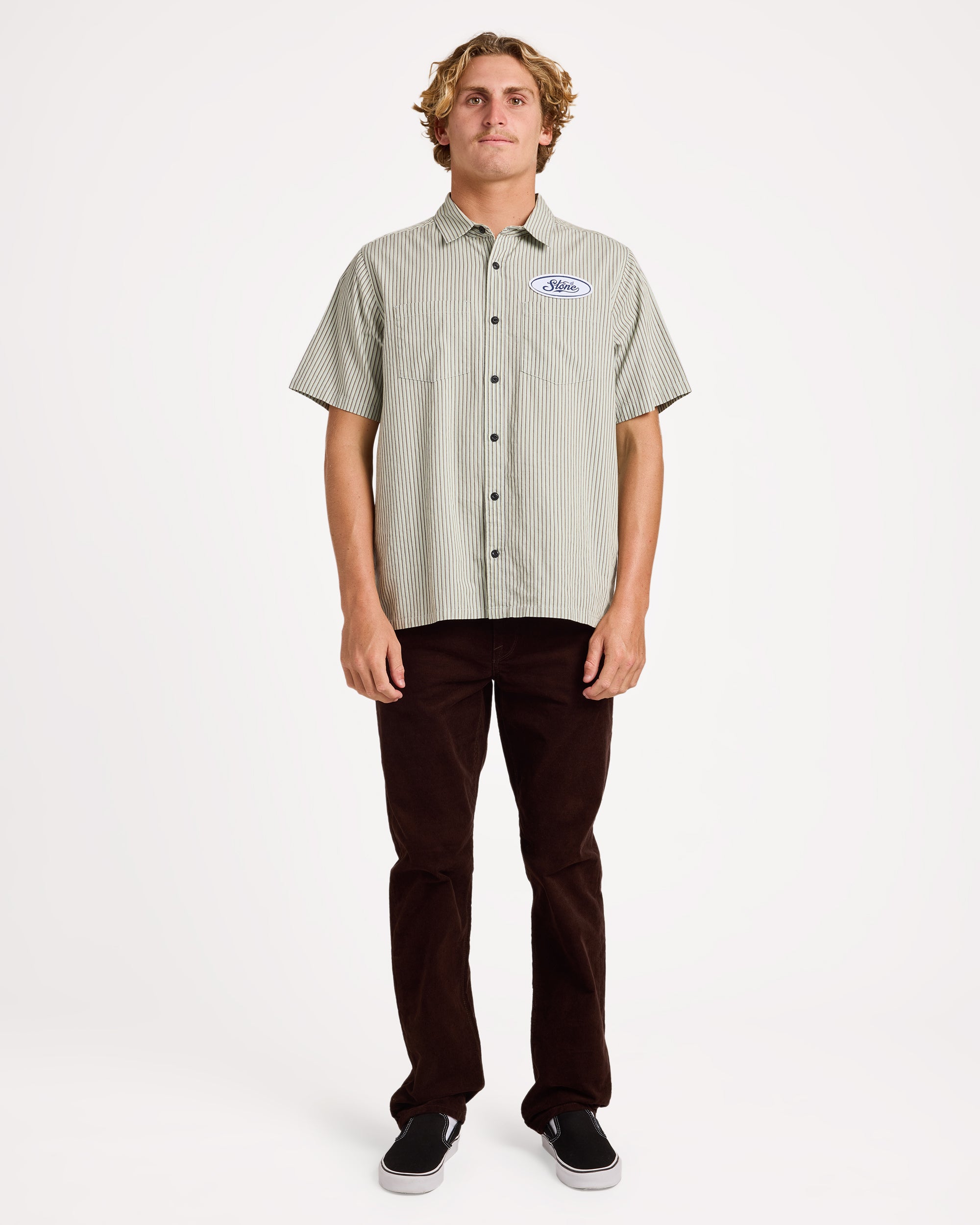 ucywt03003_volcom_stn_frt9