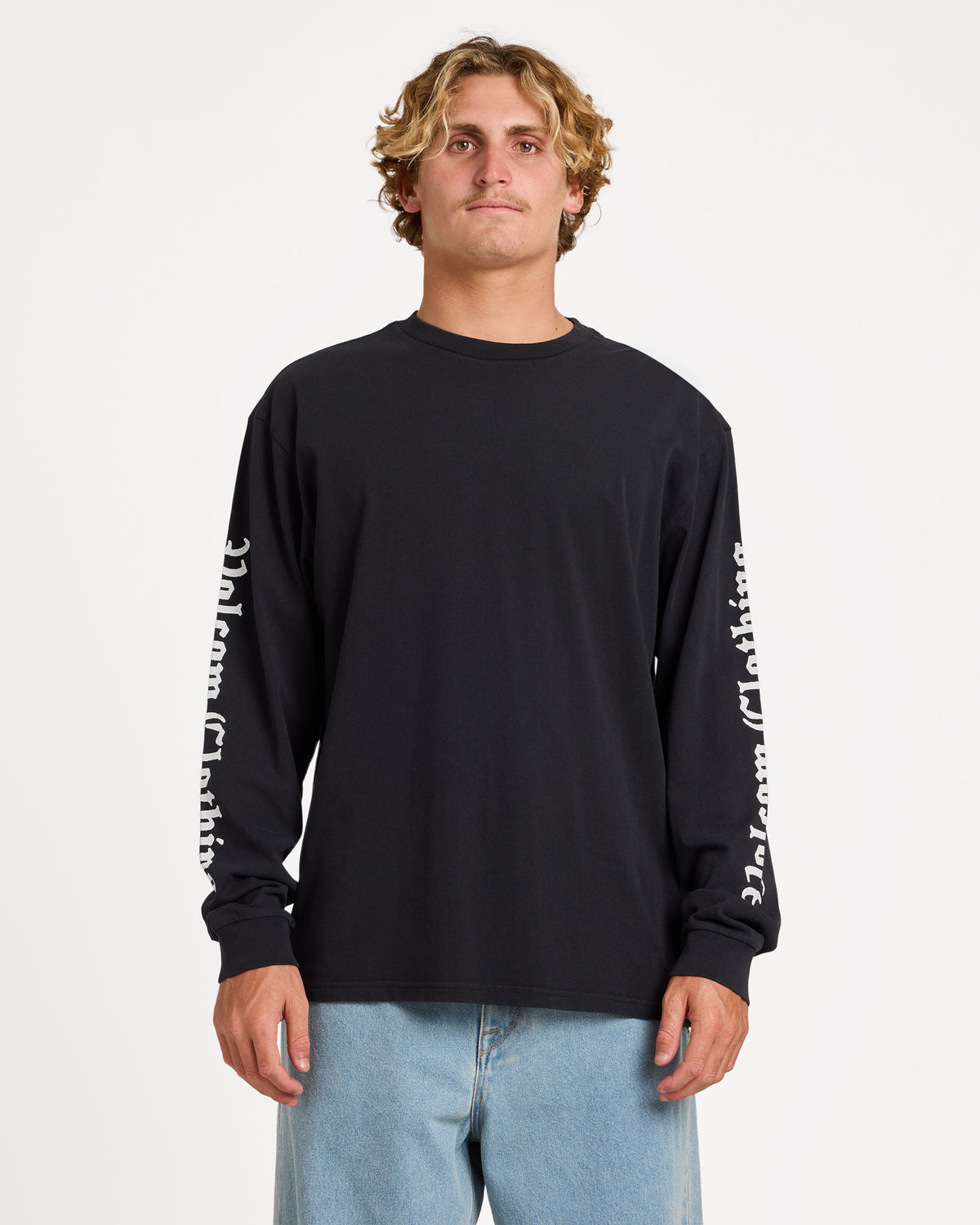 ucyzt03017_volcom_blk_frt1