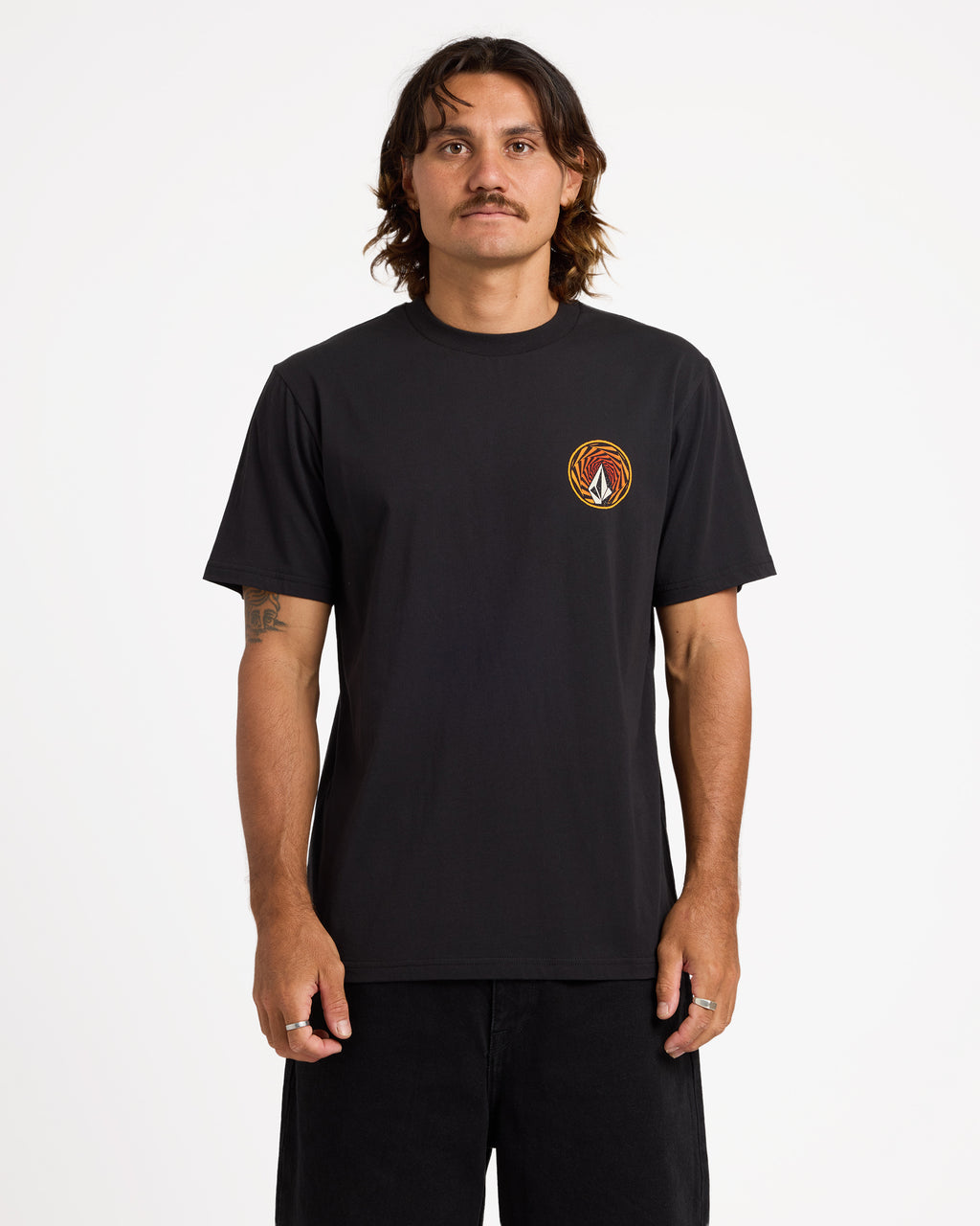 ucyzt03037_volcom_blk_frt1