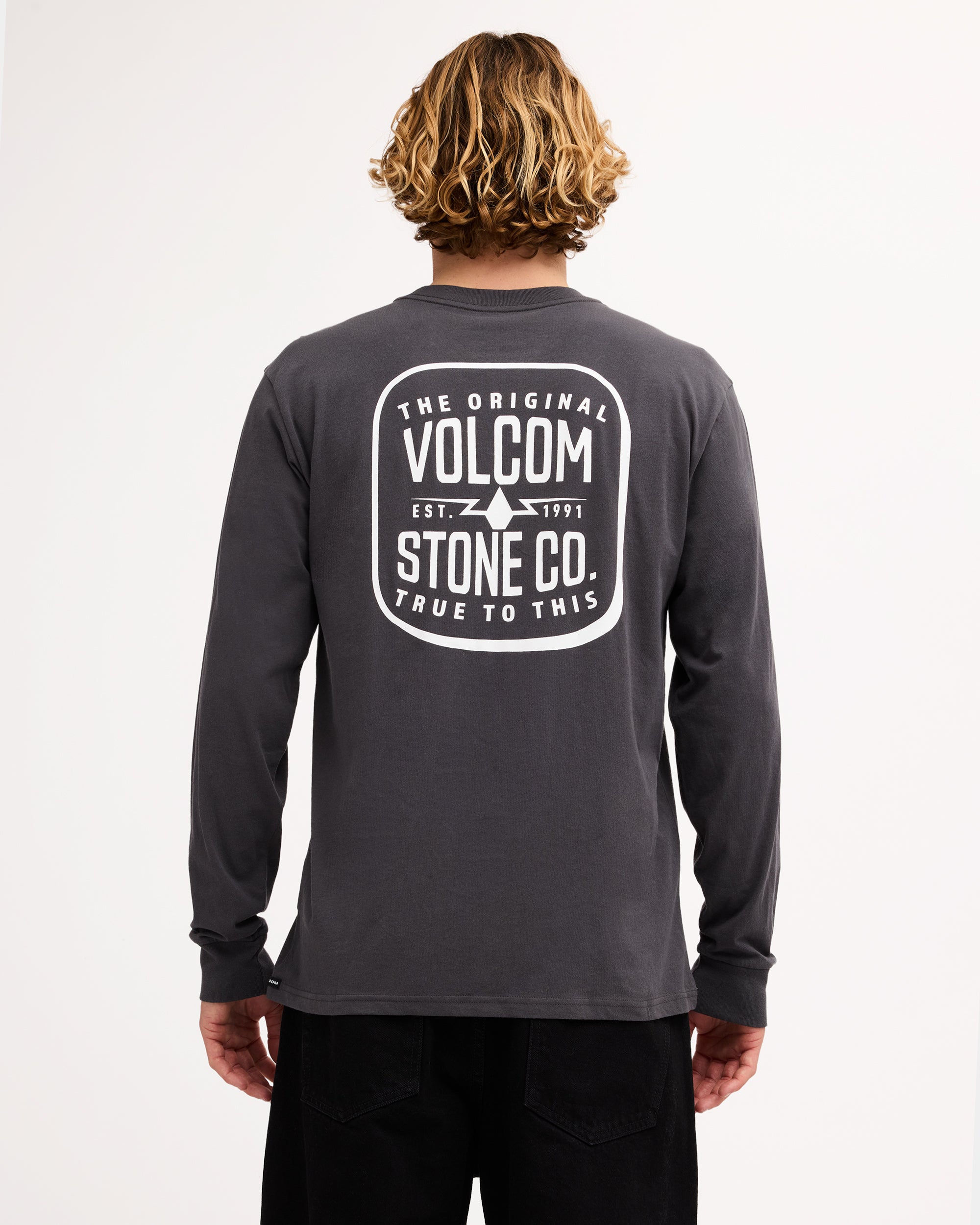 ucyzt03052_volcom_asb_bck1