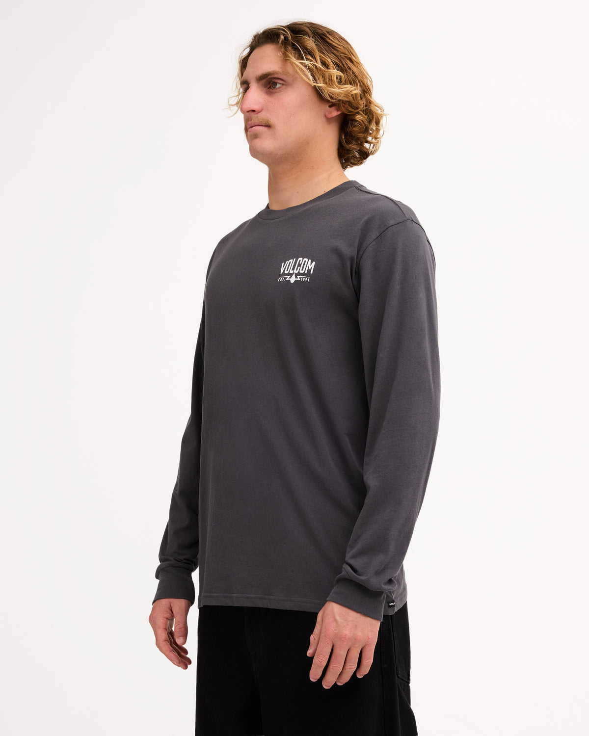 ucyzt03052_volcom_asb_sd1
