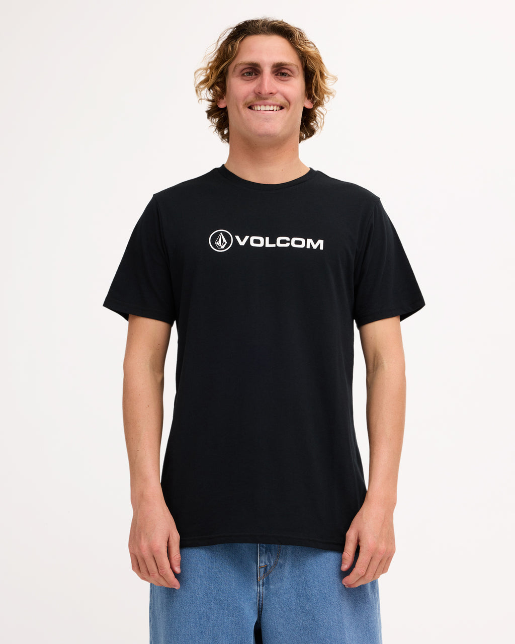 ucyzt03058_volcom_blk_frt1