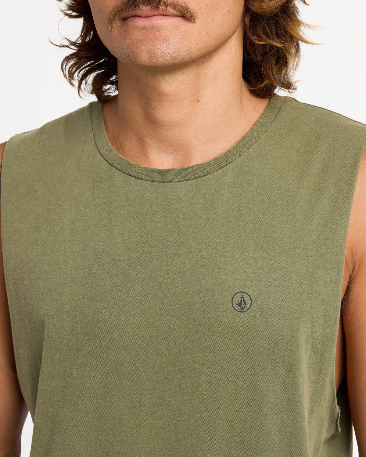 ucyzt03059_volcom_arc_dtl1